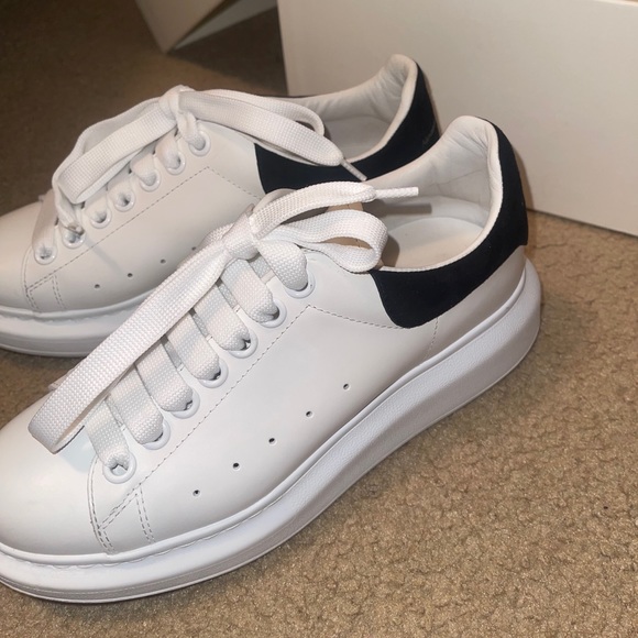 Alexander McQUEEN Women’s Oversized Sneaker 37.5 - Picture 7 of 8